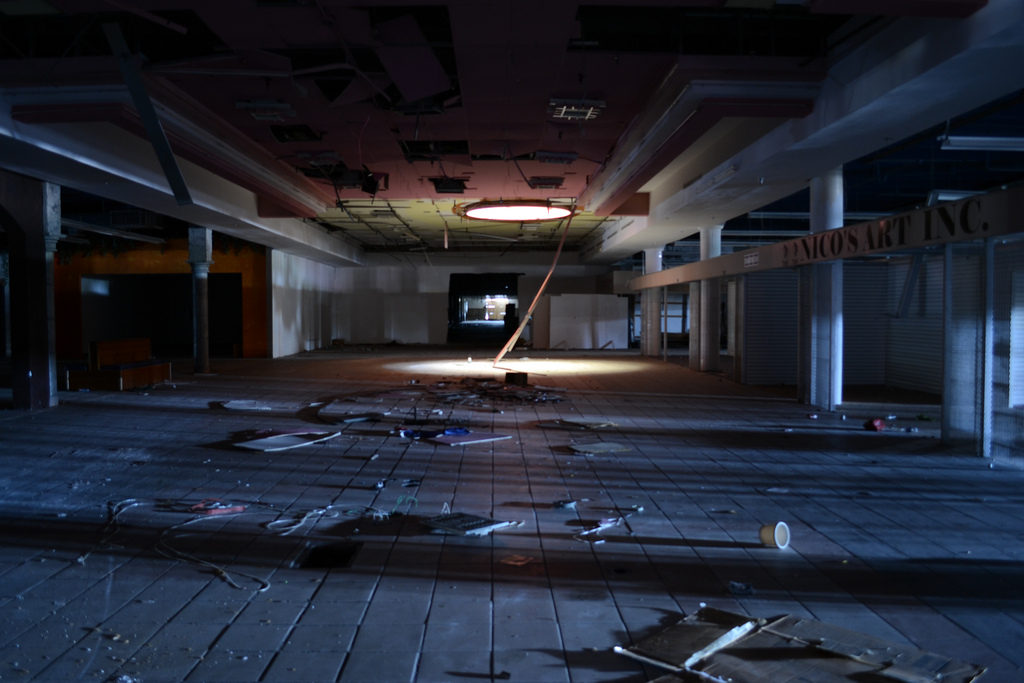 abandoned-mall