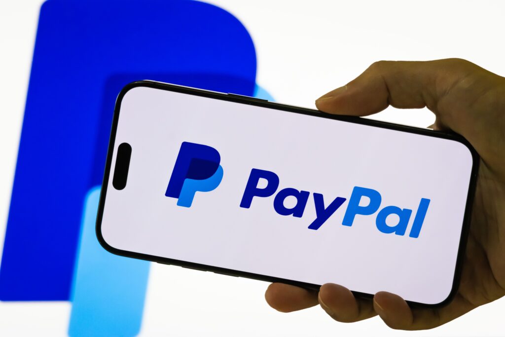 PayPal launches Ads Manager, helping eCommerce sellers earn passive income by running ads on their websites.